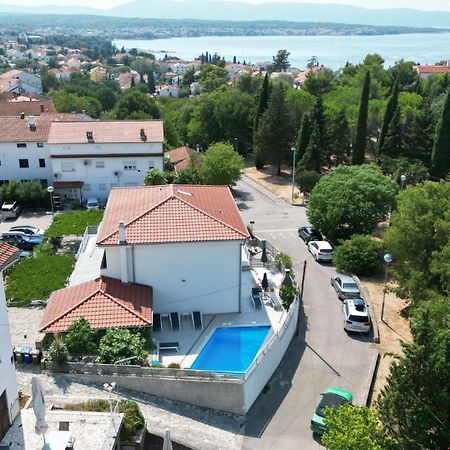 Apartments Pivas Malinska Bagian luar foto
