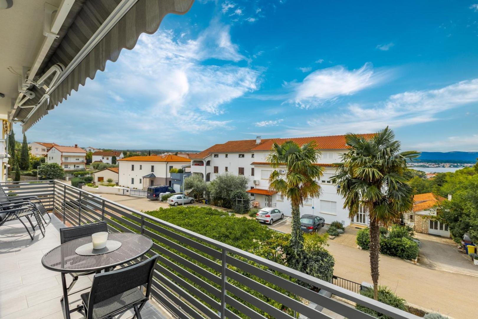 Apartments Pivas Malinska Bagian luar foto
