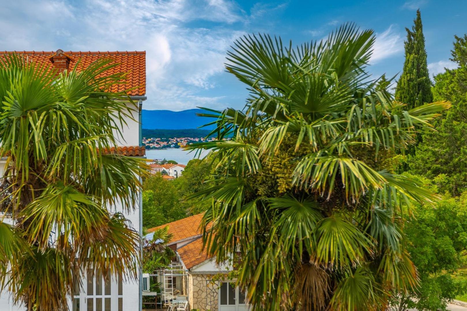 Apartments Pivas Malinska Bagian luar foto